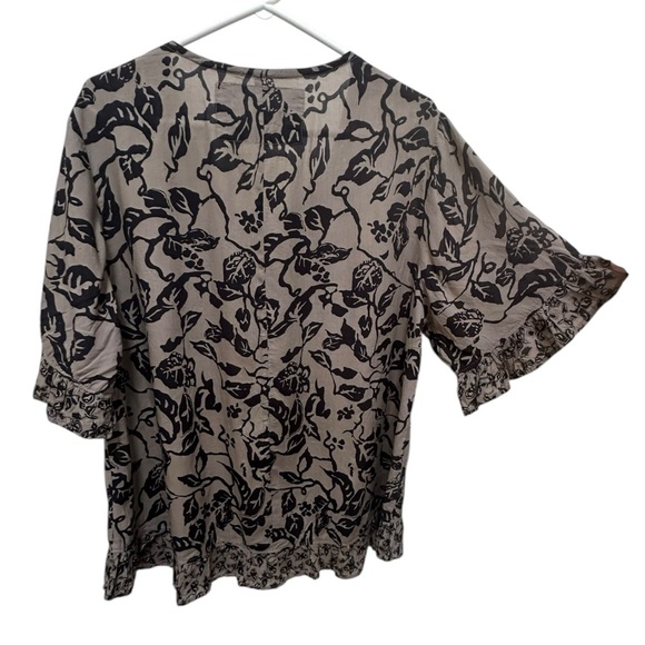 ✨ Tara Vao Flowy Top with ruffles made in Bali in large - Picture 17 of 17